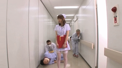 간호사 한 번 어떻게 해보려는 환자들.. gif 이미지 #1