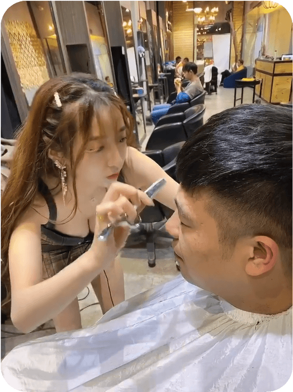 남자 손님이 압도적으로 많다는 미용실 이미지 #1