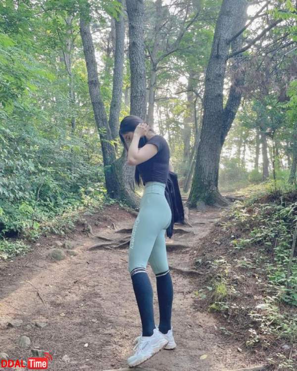등산하다가 앞에 이런분들 있으면 ㄹㅇ 민망해짐 이미지 #7